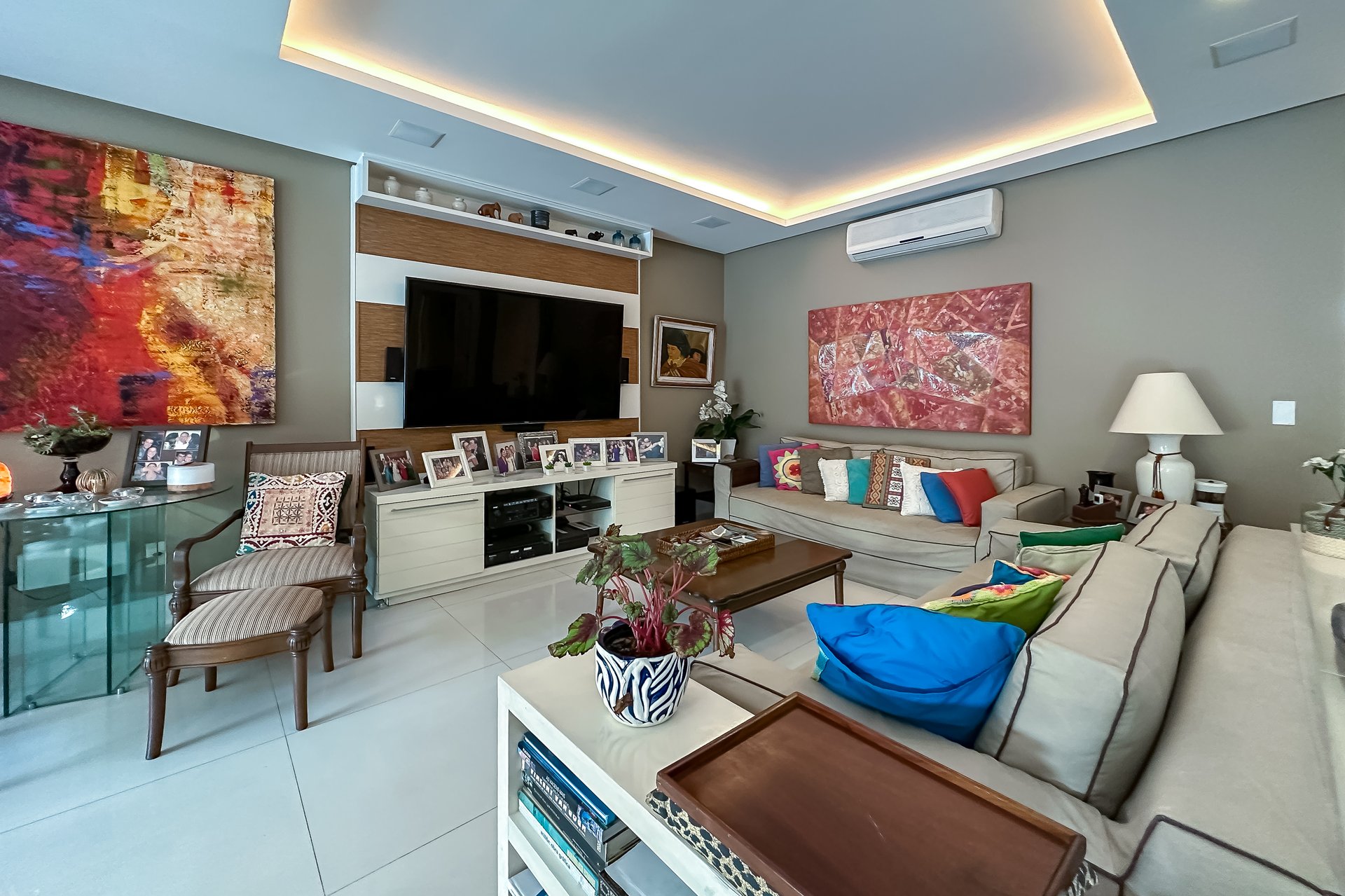 Sala de estar com TV